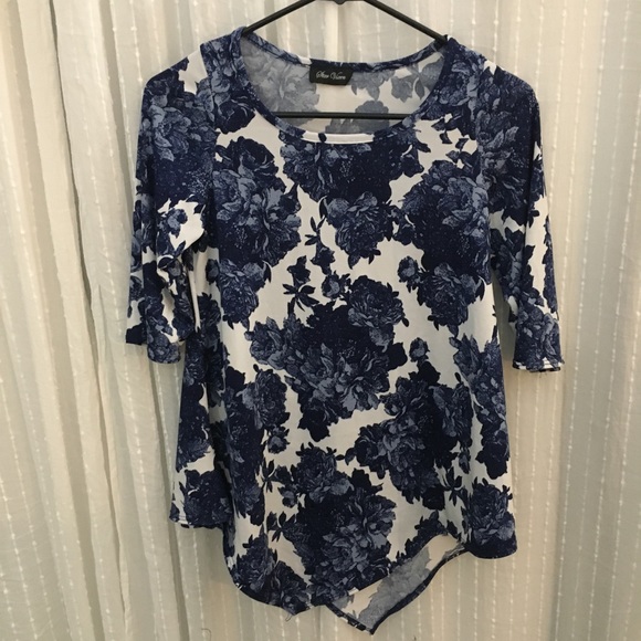 Blue and white blouse - Picture 2 of 3